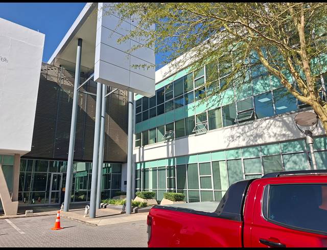 665M² OFFICE TO LET IN MAGALIESSIG